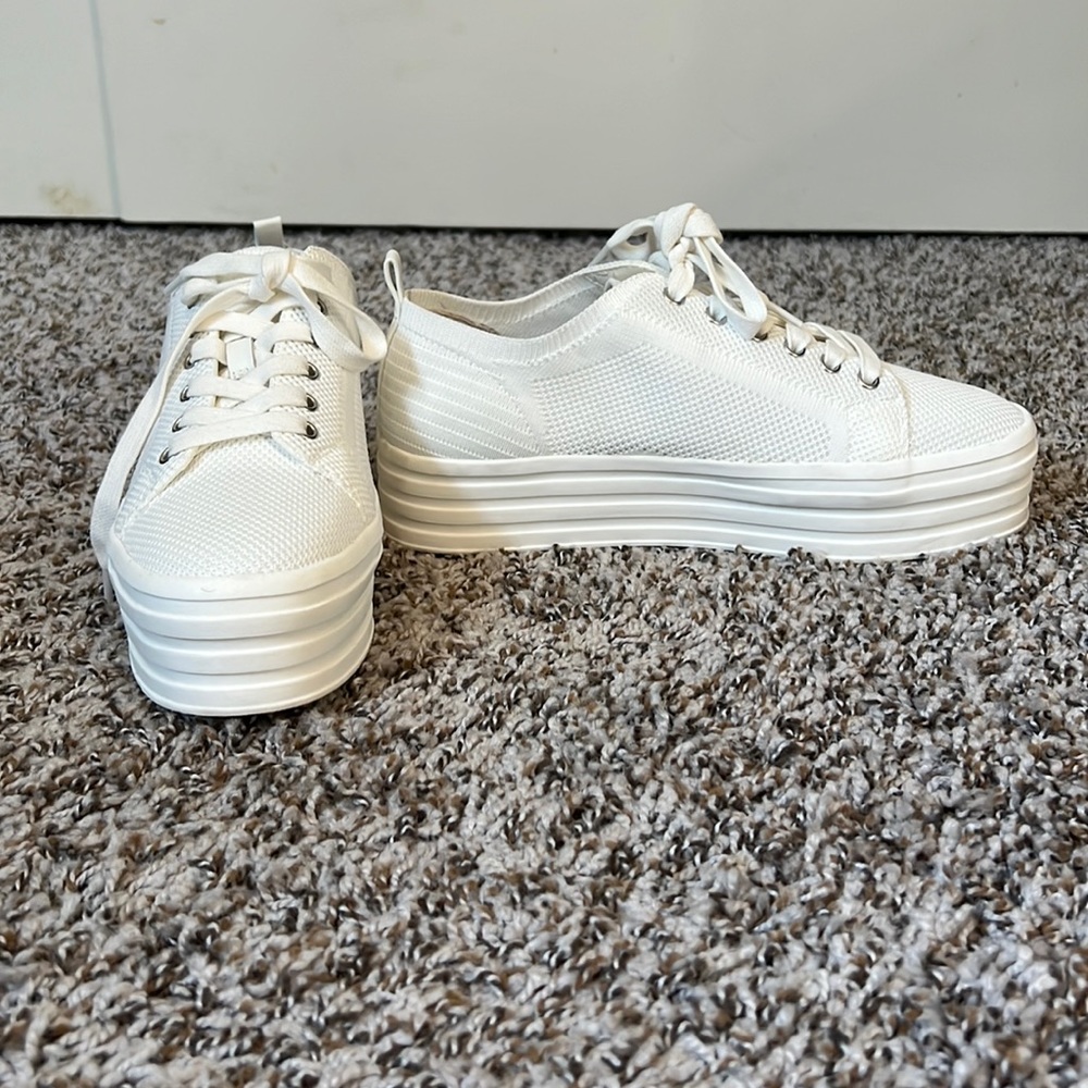 NWT Gianni Bini White Platform Sneakers